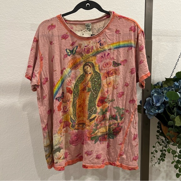 Magnolia Pearl Tops - Magnolia Pearl Multicolor Mary Rise Artistic tee (item B16.3)